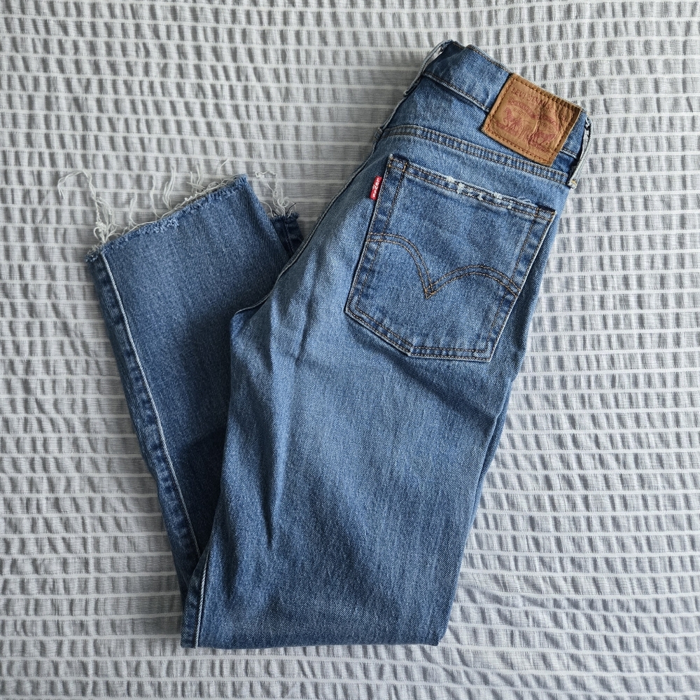 Levi's Premium Wedgie Jeans Straight Ankle Cropped Medium Blue Size 27